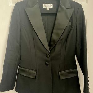 Blazer size 4